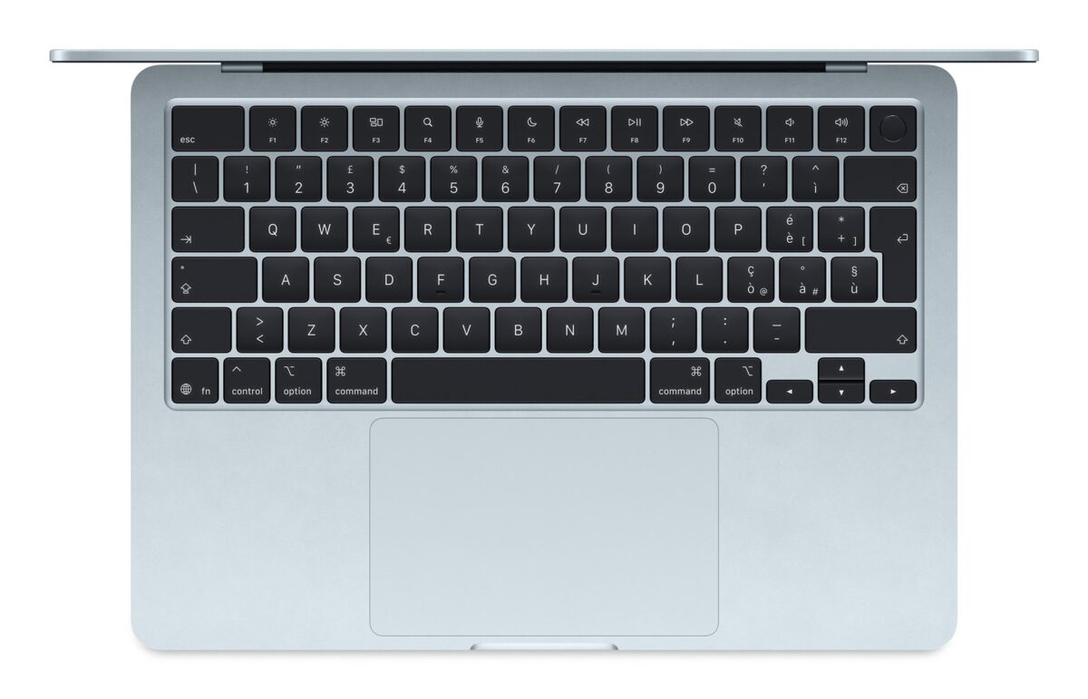Apple MacBook Air 13-inch : M4 chip with 10-core CPU and 8-core GPU  16GB  256GB SSD - Sky Blue - Image 2