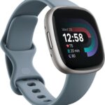 Fitbit Versa 4 Waterfall Blue/Platinum Aluminium