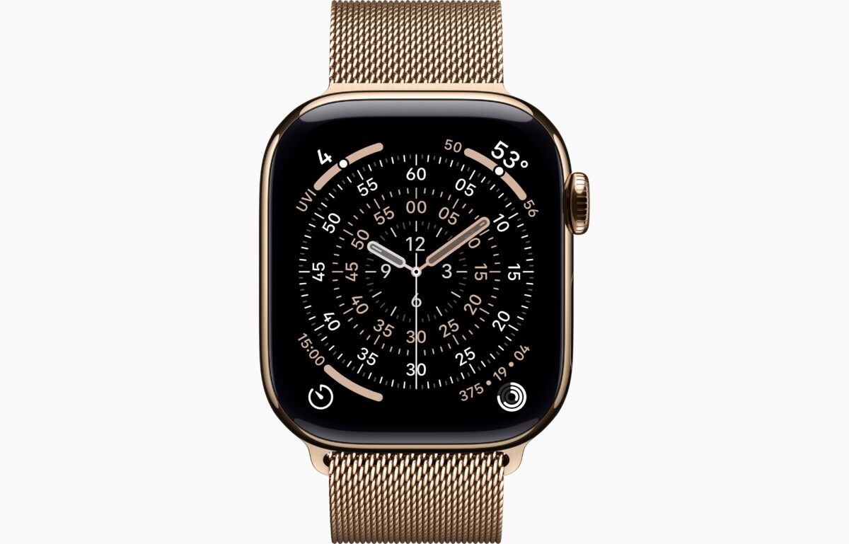 MGJ04_VW_PF+watch-case-42-titanium-gold-cell-s11_VW_PF+watch-face-42-titanium-gold-s11_VW_PF_GEO_US Apple Watch Series 11 42mm Aluminium Or – Image 1