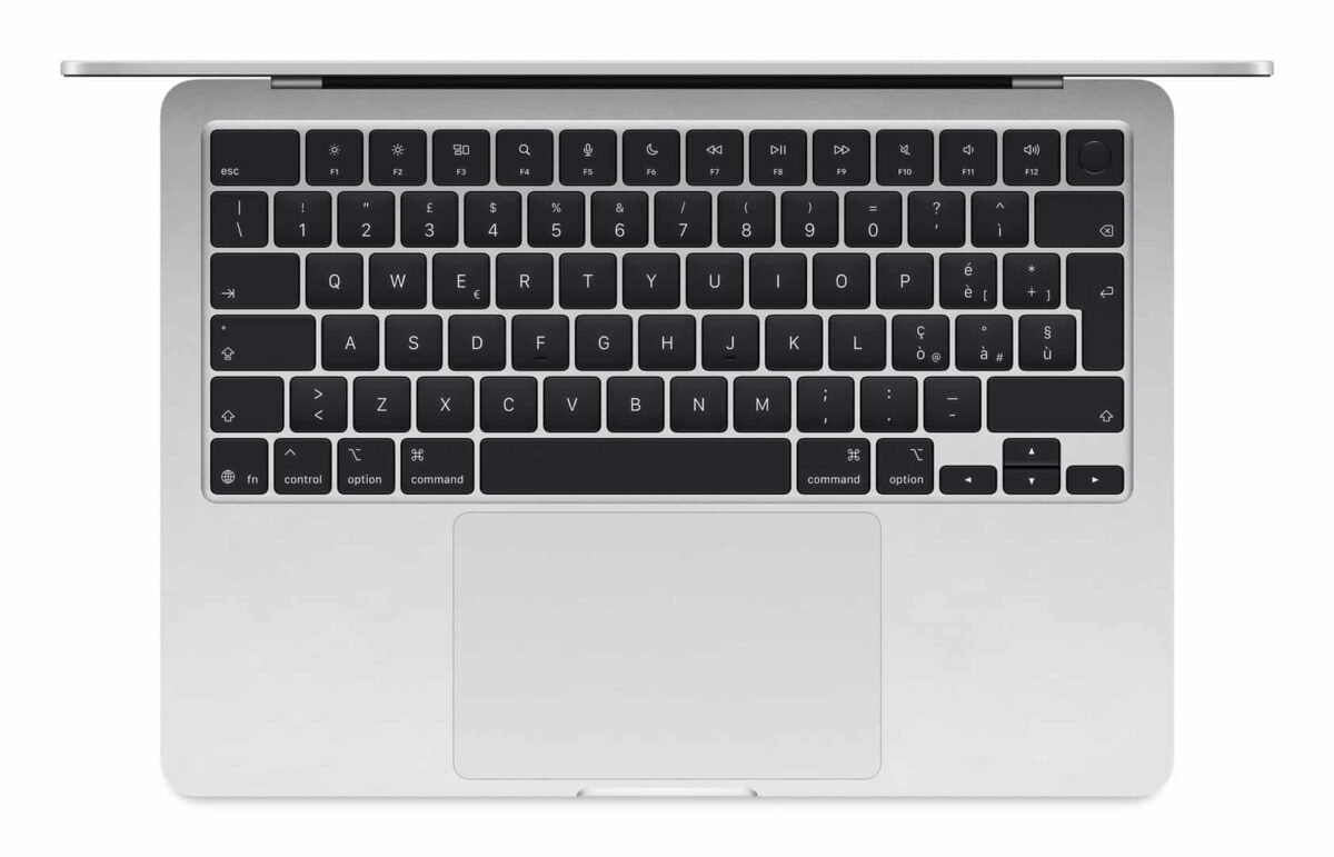 Apple MacBook Air 13-inch : M4 chip with 10-core CPU and 10-core GPU  24GB  512GB SSD - Silver - Image 2